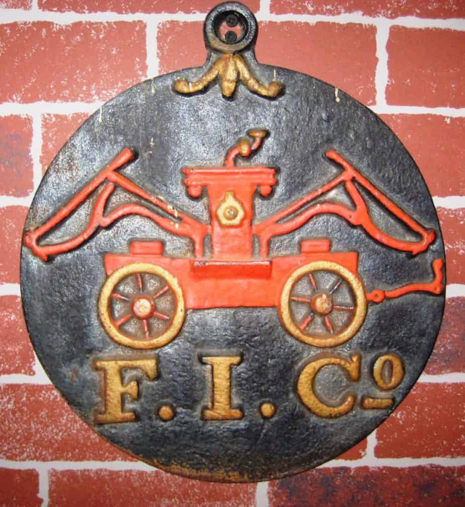 Insurance marker for buildings protected by their hired fire brigades.